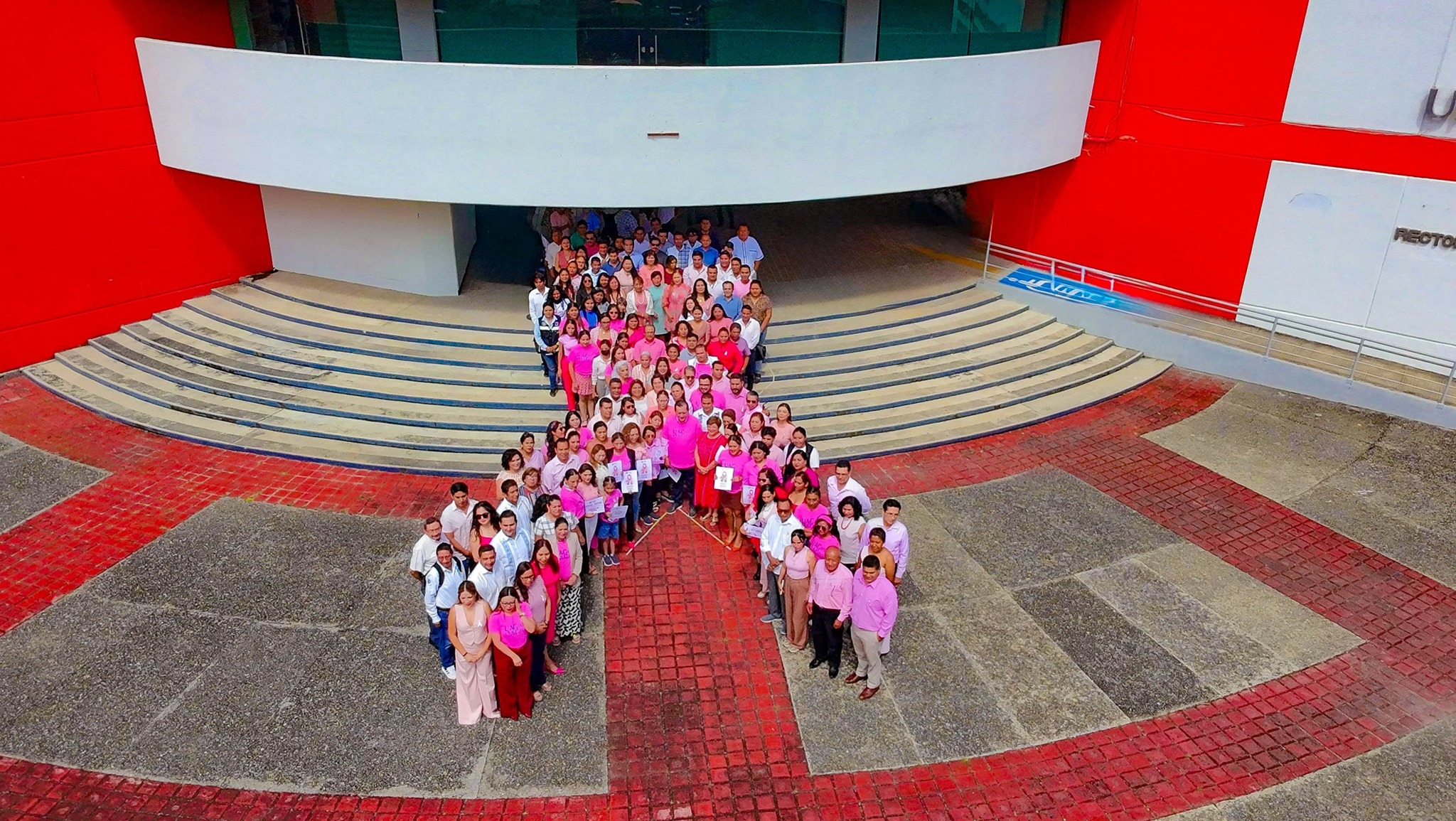 EL RECTOR DE LA UAGRO INAUGURÓ LA RUTA ROSA UNIVERSITARIA PARA LA PREVENCIÓN DEL CÁNCER DE MAMA