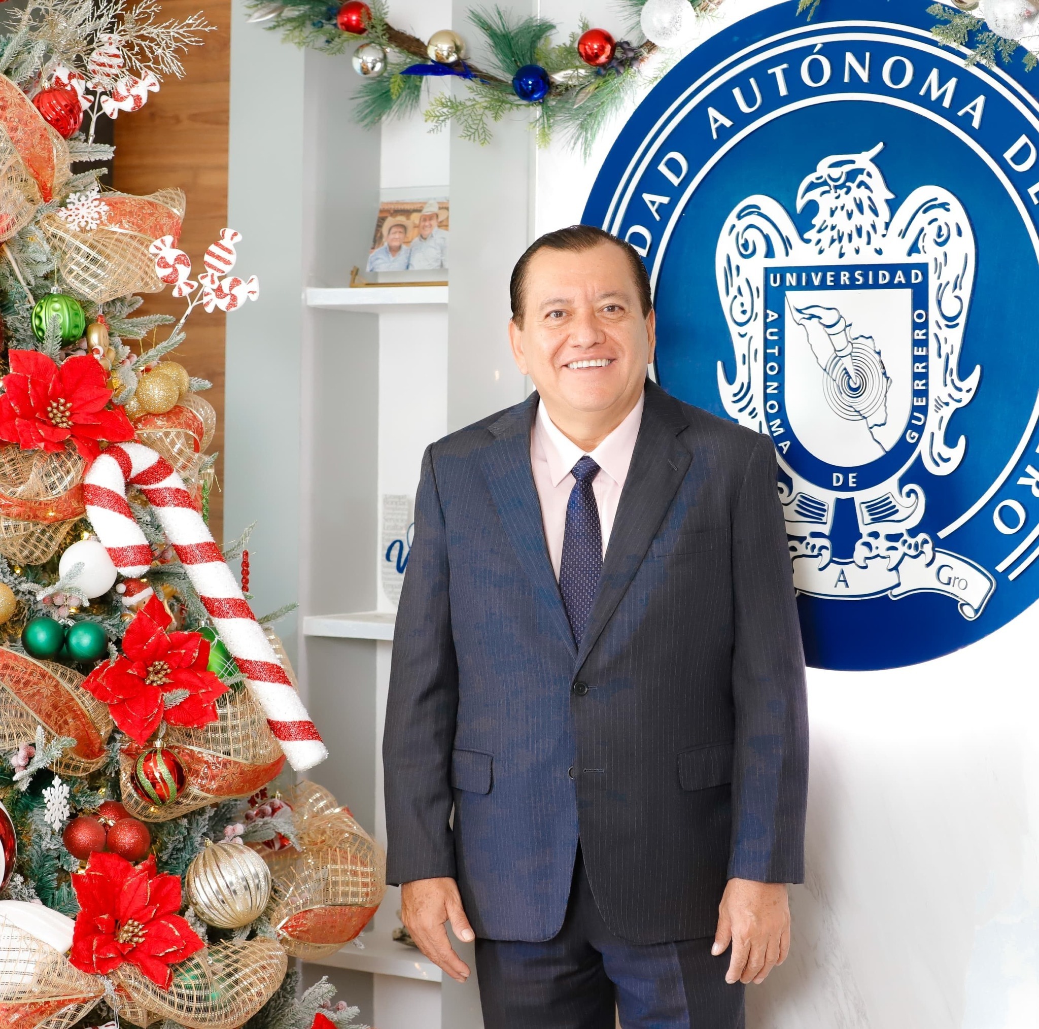 EL RECTOR JAVIER SALDAÑA ENVÍA MENSAJE DE FIN DE AÑO A LA COMUNIDAD UNIVERSITARIA Y AL PUEBLO DE GUERRERO 